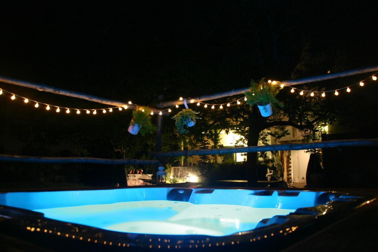 I Fichi Bianchi Bed & Breakfast Cutrofiano Eksteriør bilde